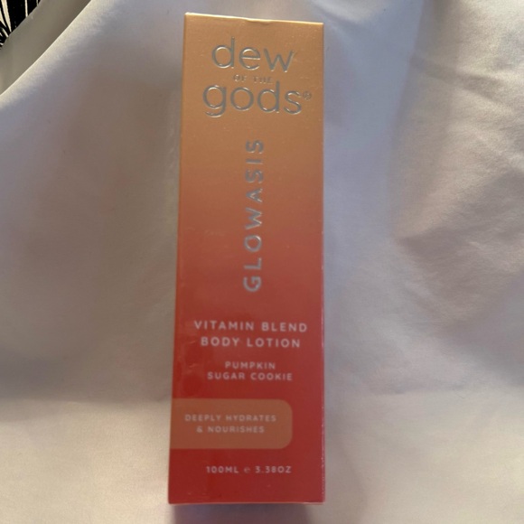 New DEW OF THE GODS Glowasis Vitamin Blend Body Lotion - Picture 4 of 11